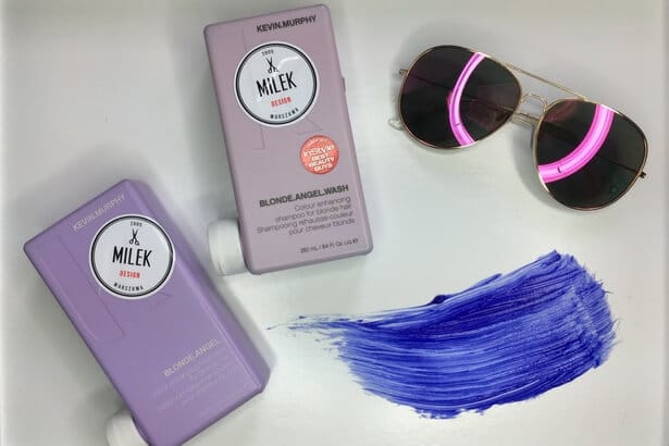Fioletowy szampon niezbędny przy pielęgnacji włosów aby zachować ich zimny odcień na długo