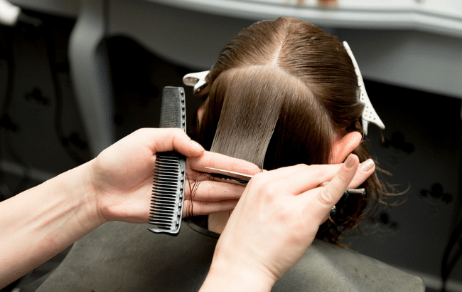 Pielęgnacja włosów to również ich regularne i odpowiednie cięcie