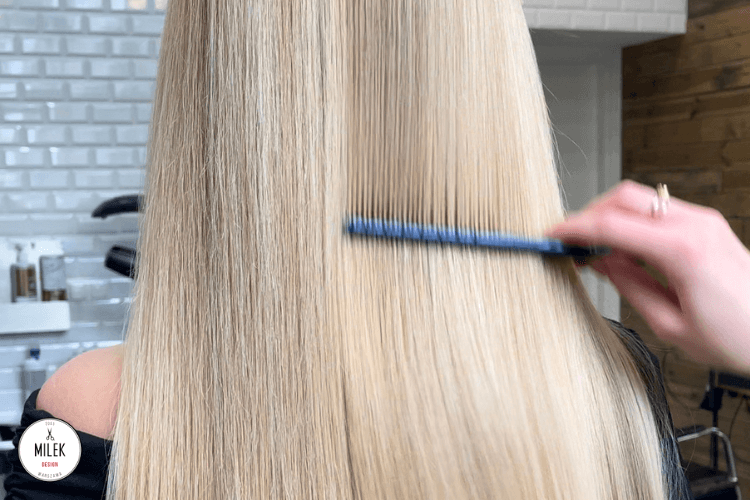 Jak poprawnie rozczesać włosy, żeby uniknąć uszkodzeń? 